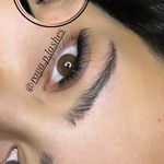 کاشت واکستنشن مژه (آکادمی تخصصی رویا)