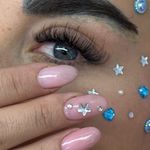 خدمات تخصصی ناخن و مژه کیمادلا