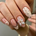 خدمات تخصصی کاشت ناخن مبینا