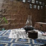 کافه باران، جاوید