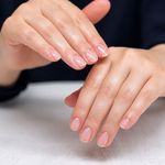 مرکز تخصصی ناخن و مژه منصوره بختیاری