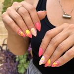 خدمات تخصصی ناخن و مژه ناژه