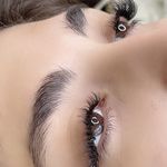 خدمات اکستنشن مژه و لیفت ابرو و مژه
