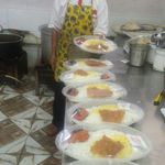 رستوران بیرون بر نگین