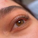 آکادمی مژه آناهیتا