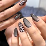 مرکز تخصصی کاشت ناخن و مژه لونا