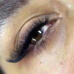 مزون مژه خدمات اکستنشن مژه و لیفت لمینت
