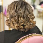 آرایشگاه و آموزشگاه زنانه (مون بيوتی)