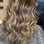 سالن زیبایی لاویسا