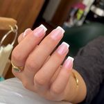 خدمات تخصصی ناخن نگین