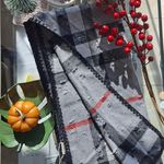 گالری شال و روسری عطرا