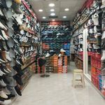 فروشگاه کفش دنیای اسپرت  مدرسی پور 