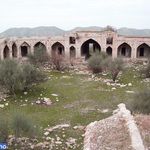 کاروانسرای تمام سنگی میان کتل