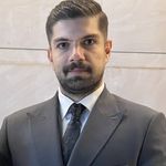 وکیل آریا فاروقی