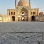 مسجد و مدرسه تاریخی آقا بزرگ