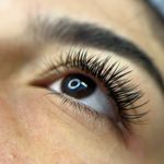 اکستنشن مژه لیفت مژه خدمات لایق چشمان تو