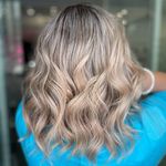 سالن زیبایی و آرایشگاه زنانه ملکه شادلی