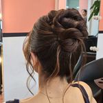 سالن آرایش و زیبایی رویا