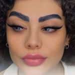سالن زیبایی  و خدمات کاشت مژه رومینا