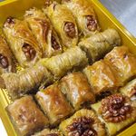 کیک وشیرینی وشکلات خانگی نفیس