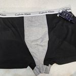 فروشگاه لباس زیر مردانه و زنانه دیبادخت