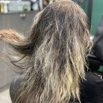 خدمات تخصصی ناخن و کراتین