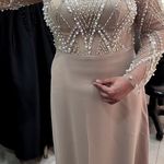 طراحی و دوخت در مزون و خیاطی زنانه آریسا