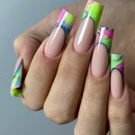 سالن تخصصی ناخن و مژه نیلوفر