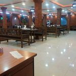 رستوران سنتی لوکس طلایی