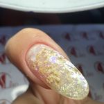 سالن تخصصی کاشت ناخن لیرو