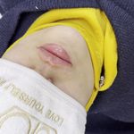 کلینیک زیبایی و مرکز لیزر فلورا