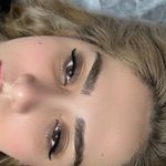 اکستنشن و لیفت مژه مَری استایلشر