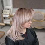 خدمات تخصصی رنگ و لایت و احیای مو