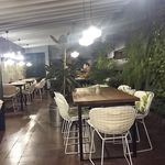 رستوران بیرون