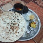 دیزی سرای دلگشا با نان داغ تنوری