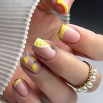 آرایشگاه و مركز کاشت ناخن كاميارفر