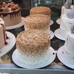 قنادی و شیرینی لاریسا