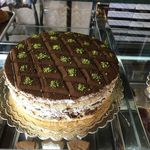 کافه قنادی لادن