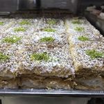 کافه قنادی لادن