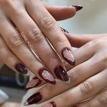 مرکز تخصصی کاشت ناخن و مژه لونا