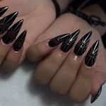 خدمات تخصصی کاشت و طراحى ناخن دان