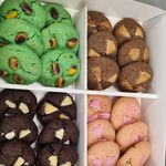 کیک وشیرینی وشکلات خانگی نفیس