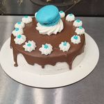 کیک وشیرینی وشکلات خانگی نفیس