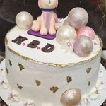 کیک وشیرینی وشکلات خانگی نفیس