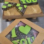 کیک وشیرینی وشکلات خانگی نفیس