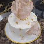 کیک وشیرینی وشکلات خانگی نفیس