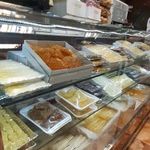 لبنیات ، شیرینی و نان سنتی آریا
