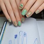 Mona nail art