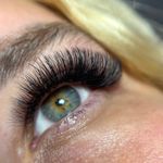 خدمات تخصصی ناخن و مژه آلما