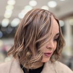 سالن تخصصی رنگ و کراتین مو نادیا